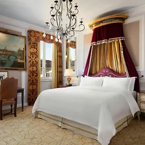 The St. Regis Отель