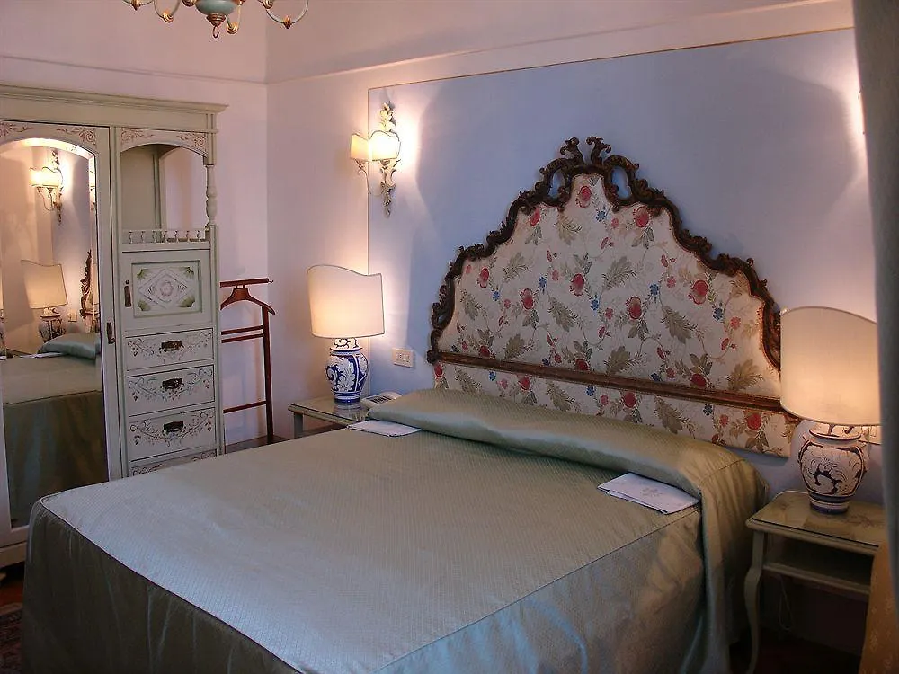 Hotel Il Tornabuoni The Unbound Collection By Hyatt Florencia 5*,